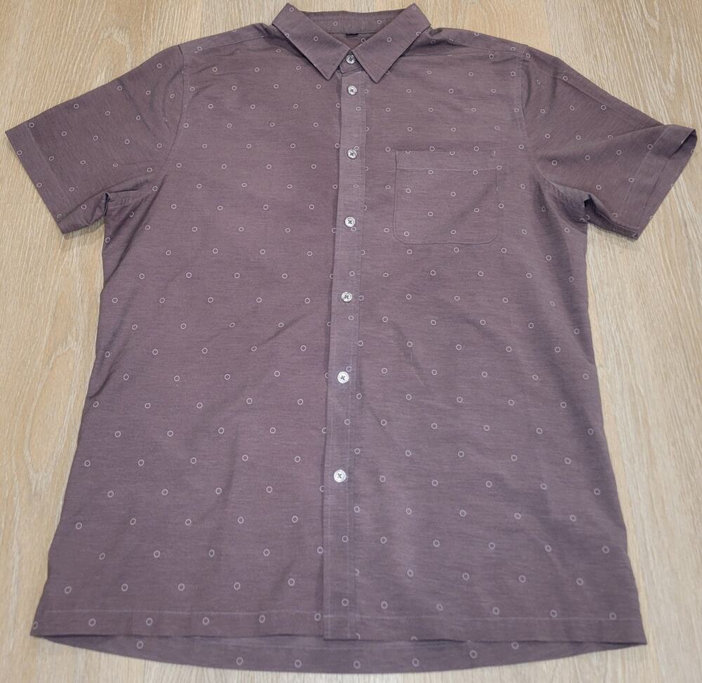 Vuori Mens M Athletic Fit Short Sleeve Performance Bridge Button-Up shirt CC